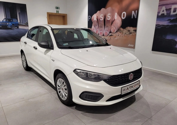 Fiat Tipo cena 42900 przebieg: 50000, rok produkcji 2020 z Wałbrzych małe 92